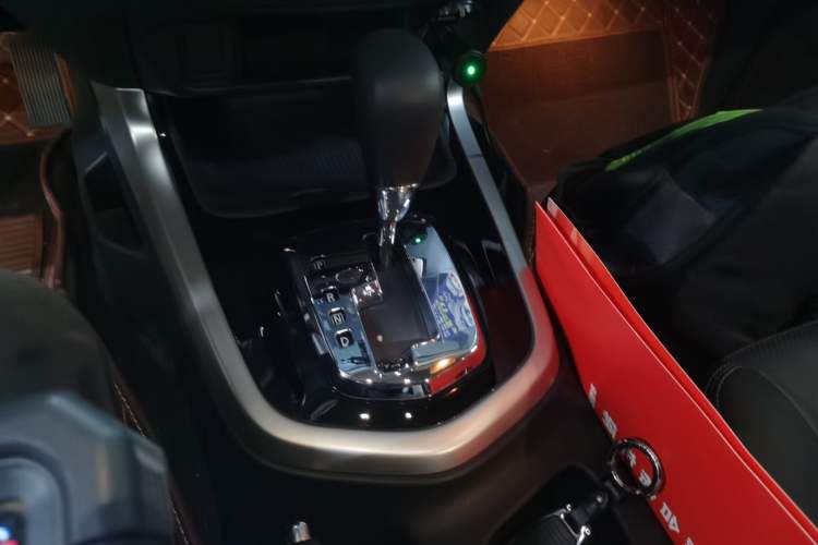 Used Nissan Terra 2020 2.5L XL Upper Automatic Two-Wheel Drive Luxury Edition
