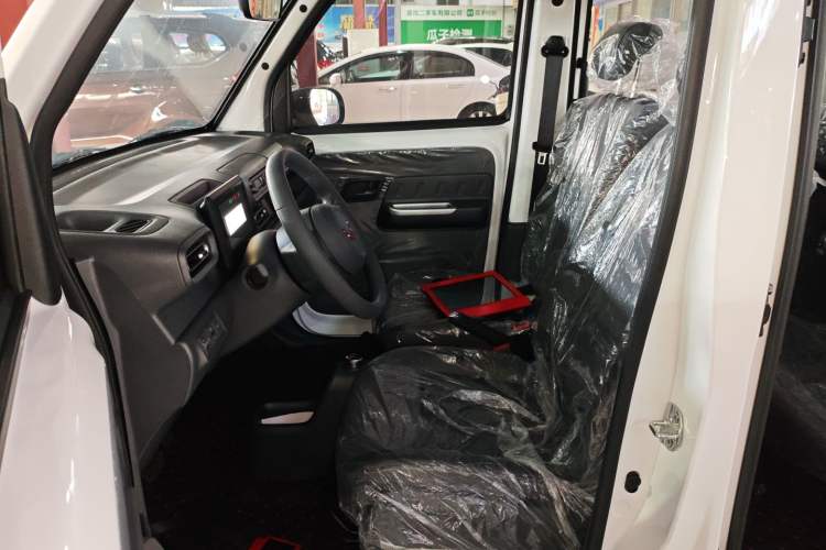 Used Wuling Zhiguang New Energy 2025 Standard Model
