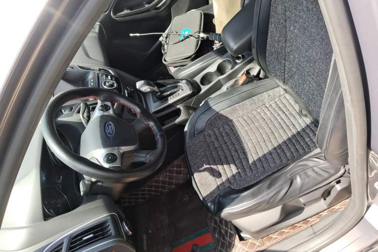 Used Ford Focus 2012 Sedan 1.6L Automatic Fashion Edition
