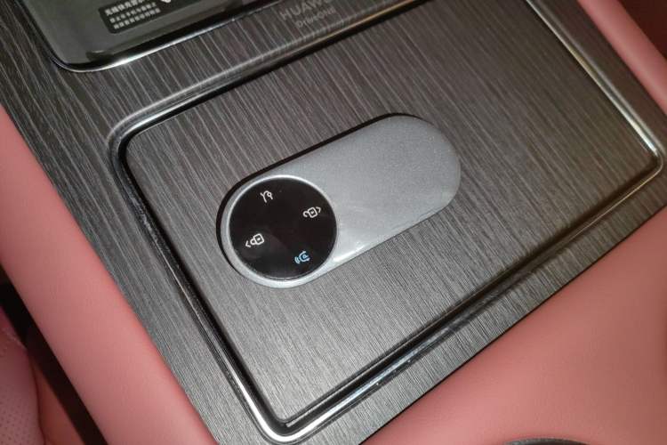 Used Hima AITO M8 2025 Extended-Range Ultra Version 53.4 kWh 5-Seater Edition
