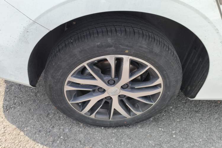 Used Geely Auto Emgrand 2025 4th Generation 1.5L CVT Starry Edition Exterior 5