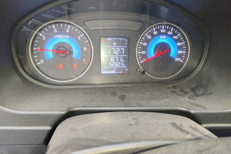 Used Dongfeng Fengon 330 2016 1.5L Manual Enjoyment Model DK15 Odometer Close Up