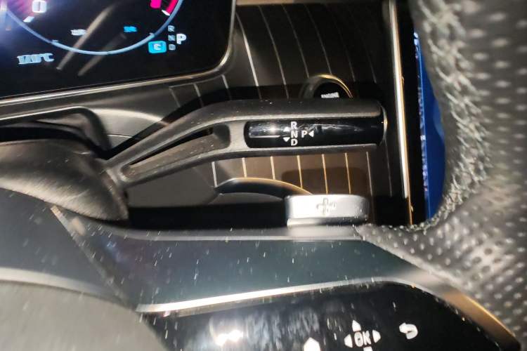 Used Mercedes-Benz C-Class 2023 C 200 L Sport Edition Gear Lever