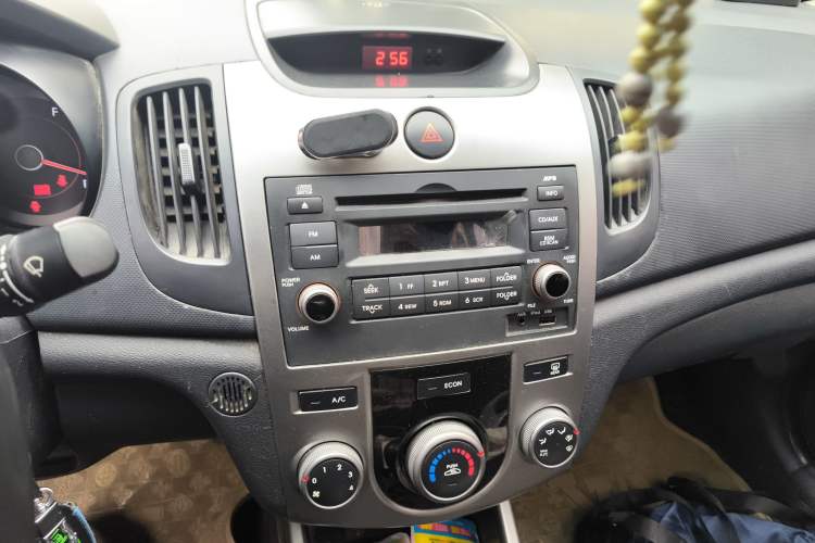 Used Kia Forte 2011 1.6L MT GL Audio And AC Panel