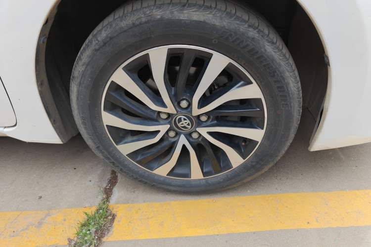 Used Toyota Corolla 2017 Revised Dual-Engine 1.8L E-CVT Leading Edition