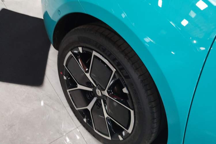 Used Xiaomi Auto SU7 2024 Rear-Drive Long-Range Intelligent Driving Version