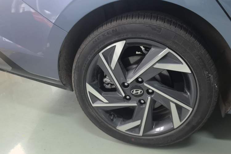 Used Hyundai Elantra 2023 1.5L CVT LUX Prestige Edition
