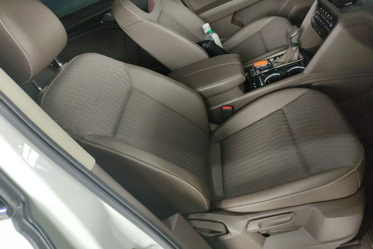 Used Volkswagen Viloran 2020 330TSI Business Edition Right Front Seat