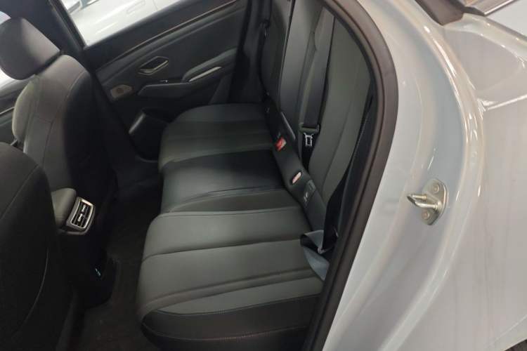 Used BYD Qin L 2025 DM-i Smart Drive 120KM Superior Model
