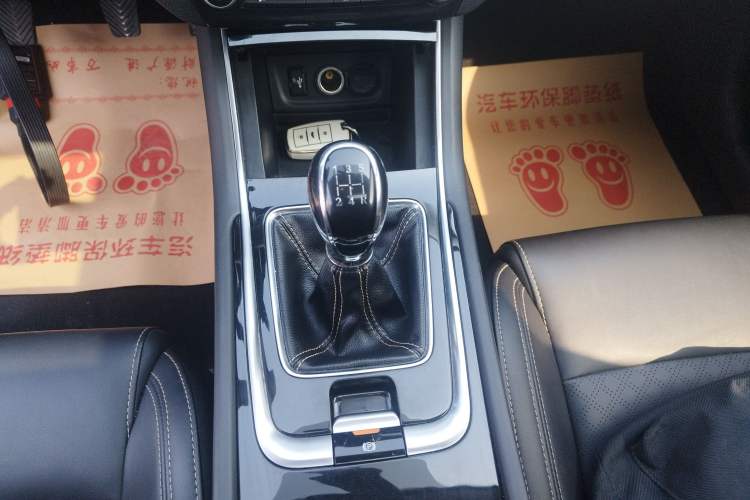 Used CHANGAN Eado 2019 High-Energy Edition 1.6L GDI Manual Pioneer Model China VI Standard Gear Lever
