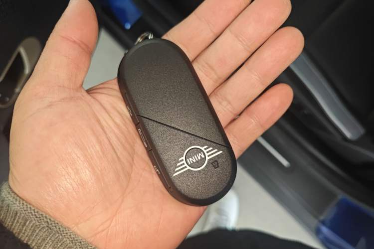 Used MINI Electric MINI COOPER 2024 452km COOPER SE Artist
