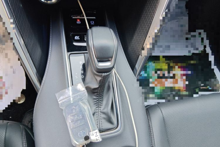 Used Toyota Venza 2022 Dual-Engine 2.5L CVT Two-Wheel Drive Prestige Edition Gear Lever