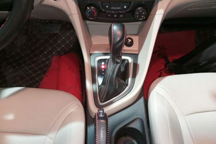 Used Buick GT 2015 15N Automatic Elite Version Gear Lever