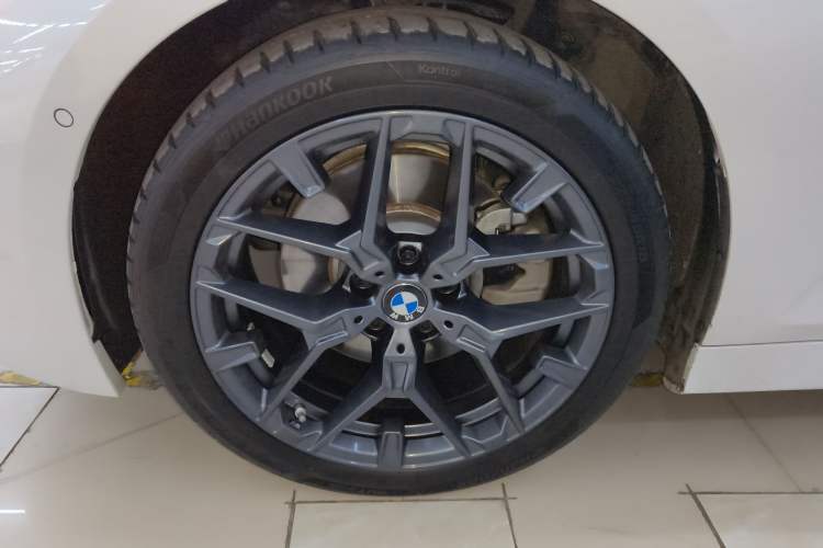 Used BMW 3 Series 2025 330i M Sport Night Edition Package Left Front Wheel Hub