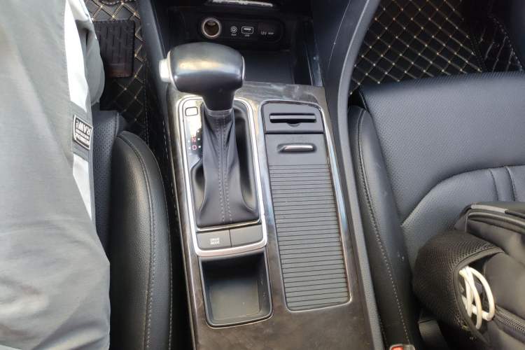 Used Kia K5 2016 1.6T Automatic LUX
