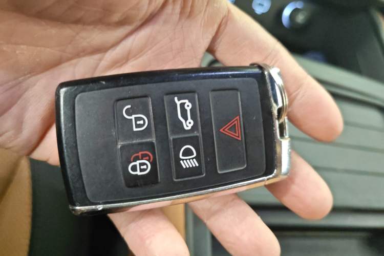 Used Land Rover Defender 2020 110 P400 X Vehicle Key