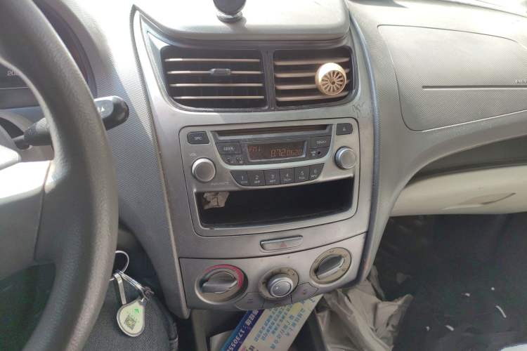 Used Chevrolet Sail 2011 Sedan 1.4L AMT Happiness Edition