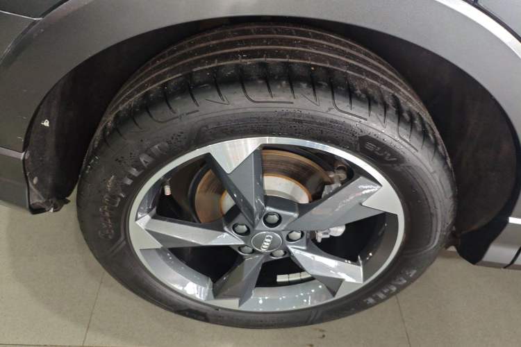 Used Audi Q3 2019 40 TFSI Fashion Dynamic Model Right Rear Wheel Hub