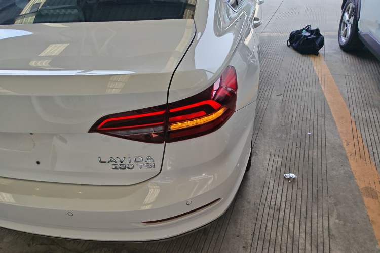 Used Volkswagen Lavida 2021 280TSI DSG Comfort Edition Right Rear Taillight