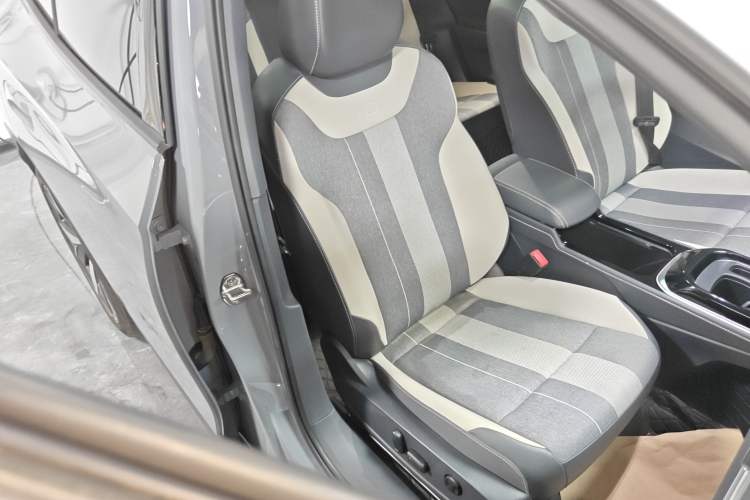 Used Volkswagen ID.4 CROZZ 2021 Long-Range PURE+ Two-Wheel Drive Version