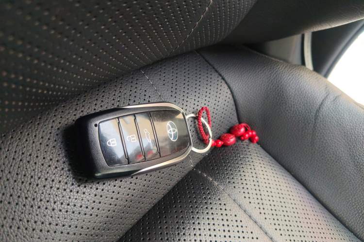 Used Toyota Harrier 2022 Dual-Engine 2.5L CVT Four-Wheel Drive Flagship Edition Vehicle Key