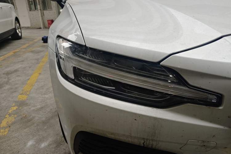 Used Volvo S60 New Energy 2021 T8 E-Drive Hybrid Four-Wheel Drive Smart Luxury Edition Right Front Headlight