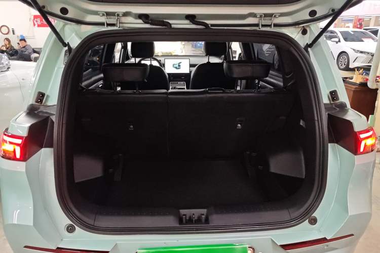 Used AION Y 2022 70 Enjoyment Edition Lithium Iron Phosphate Trunk