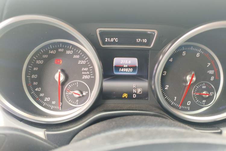 Used Mercedes-Benz GLE Coupe 2015 GLE 320 4MATIC Coupe SUV Odometer Close Up