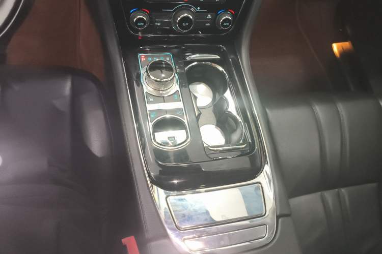 Used Jaguar XJ 2016 XJL 3.0 SC Two-Wheel-Drive Elegant Business Edition