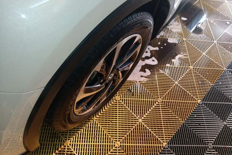 Used Toyota IZOA 2020 2.0L Yi Xiang CARE Exterior 4