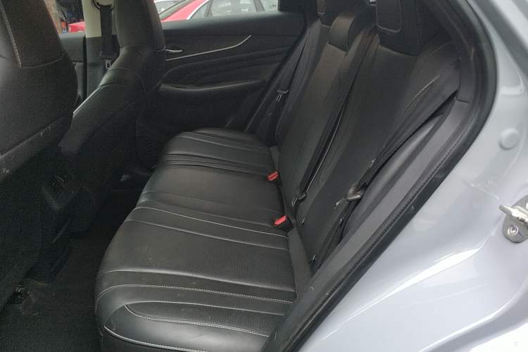 Used Venucia V 2021 260T Idol Edition