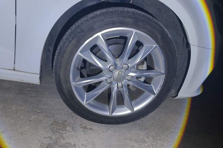 Used Audi A3 2018 30th Anniversary Edition Sportback 35 TFSI Ambition Model Right Front Wheel Hub