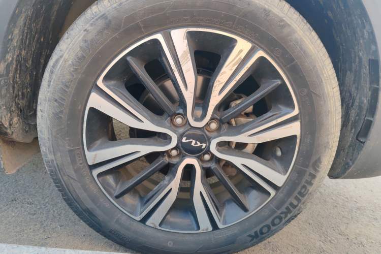 Used Kia kx1 Stonic 2021 1.4L CVT Sunroof Model Right Front Wheel Hub