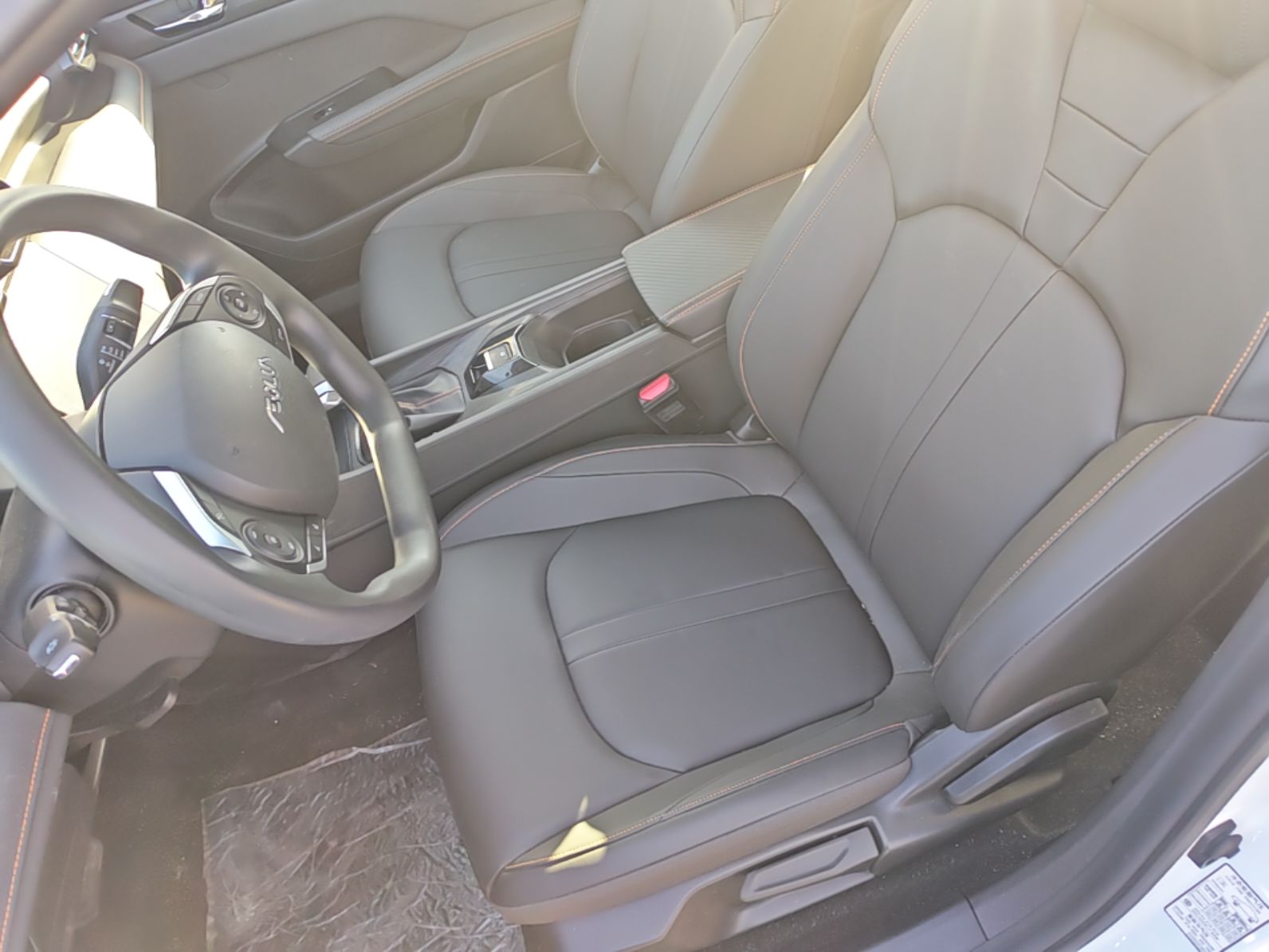 Dongfeng Aeolus Yixuan 2026 1.5L Automatic Luxury Edition — снимка 17