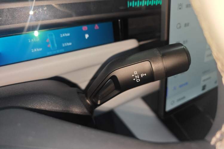 Used Lynk & Co Z10 2025 95 kWh 806 km Range Rear-Wheel Drive Advanced Driver-Assistance System Max