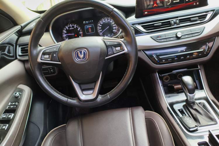 Used CHANGAN Raeton CC 2018 1.5T Automatic Haoya Model Guangmang Edition China V Standard
