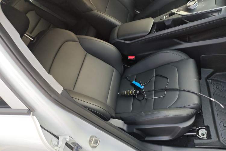 Used Geometry A 2024 410KM Travel Edition Right Front Seat