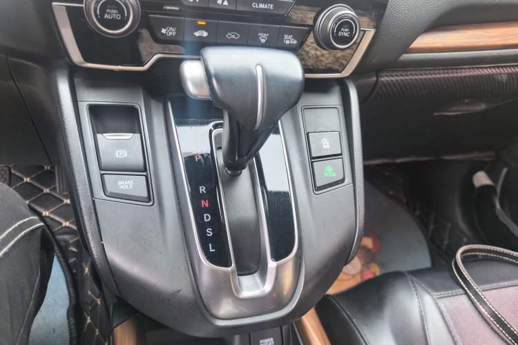 Used Honda CR-V 2019 240TURBO CVT 2WD Fashion Edition China V Gear Lever