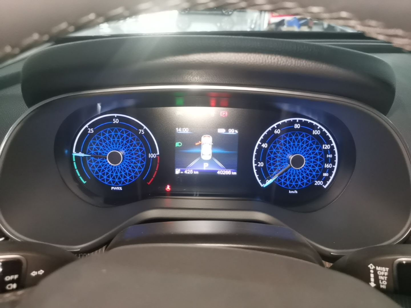Hongqi E-QM5 2023 Base Travel Edition — снимка 14