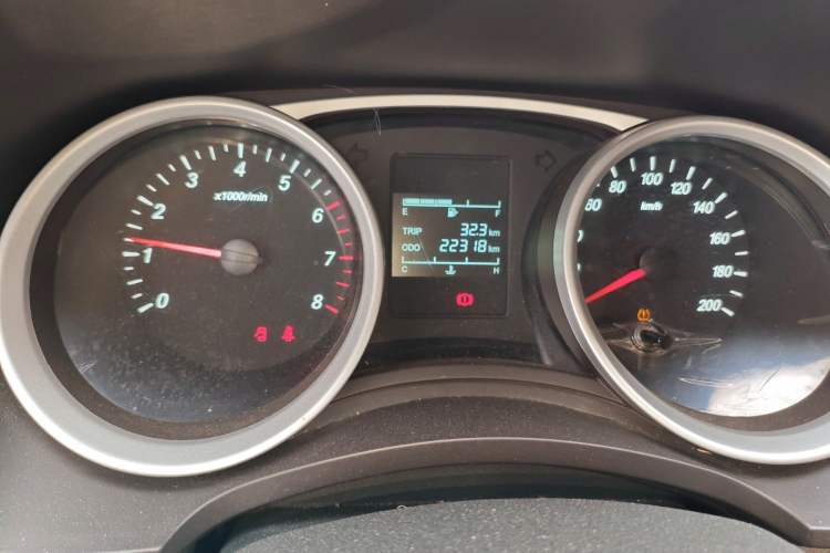 Used Wuling Hongguang 2021 1.5L S Standard Version LAR Odometer Close Up