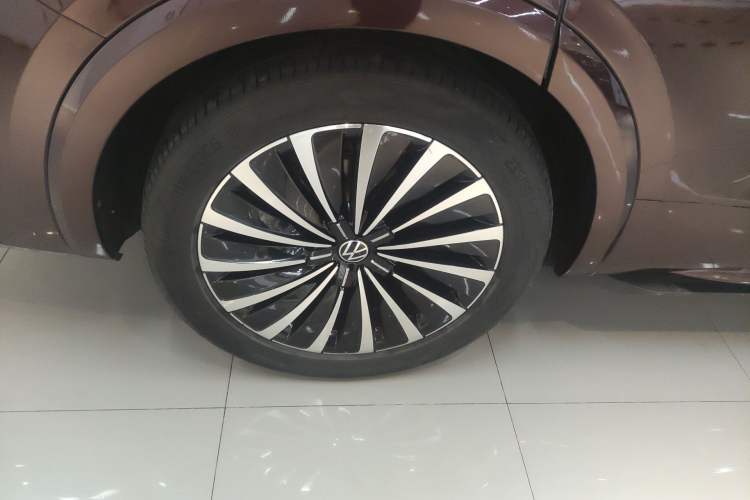 Used Volkswagen Viloran 2020 380TSI Flagship Edition Right Rear Wheel Hub