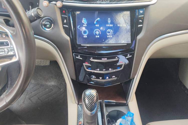 Used Cadillac XTS 2014 28T Comfort Version Audio And AC Panel