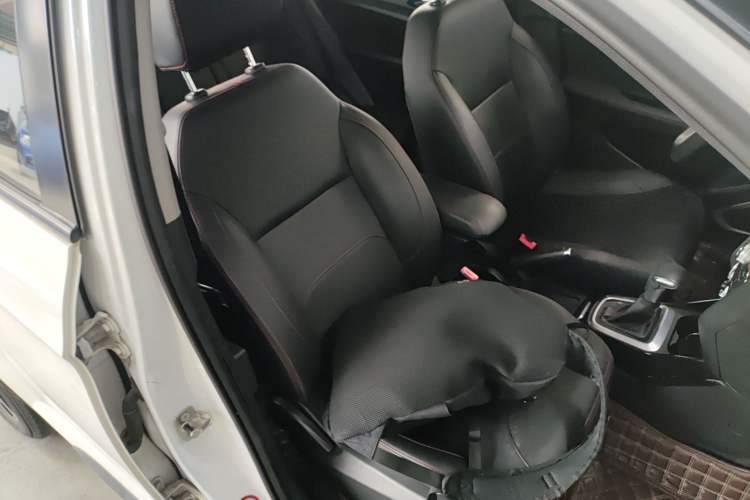 Used Brilliance V3 2016 1.5T Automatic Elite Model Right Front Seat