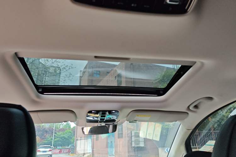 Used Roewe iMAX8 2022 400TGI Celebration Edition
