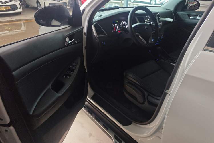 Used Hyundai Tucson 2015 1.6T Dual-Clutch Two-Wheel-Drive Smart Model