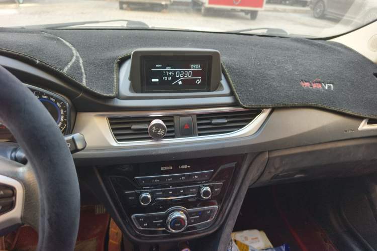 Used Changan Alsvin V7 2016 1.6L Manual LeShang Model China V Standard
