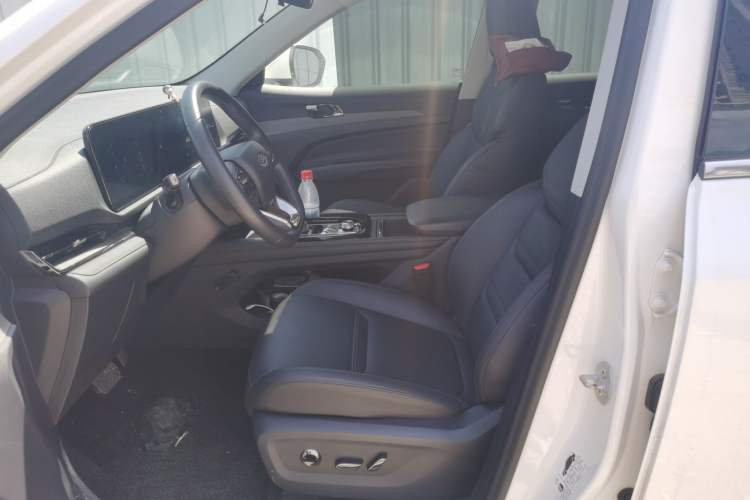 Used Ford Equator Sport 2022 EcoBoost 170 Platinum Edition Left Front Seat