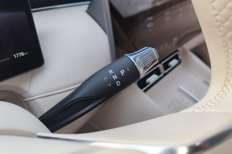 Used VOYAH FREE 2025 Model FREE+ Rear-Drive Qiankun Edition
