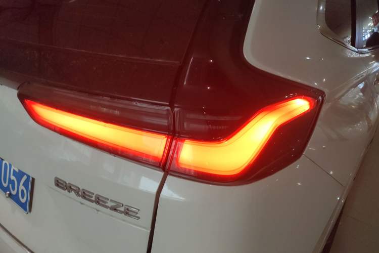 Used Honda Breeze 2023 240TURBO Two-Wheel-Drive Luxury Edition 5 Seats