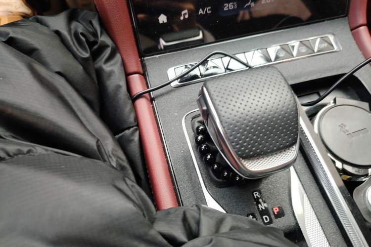 Used Hongqi H5 2024 2.0T Automatic Smart Connect Flagship Edition
